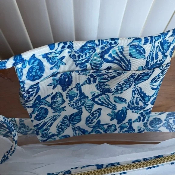 Lilly Pulitzer Beach Tote and Pouch Set - Picture 6 of 7